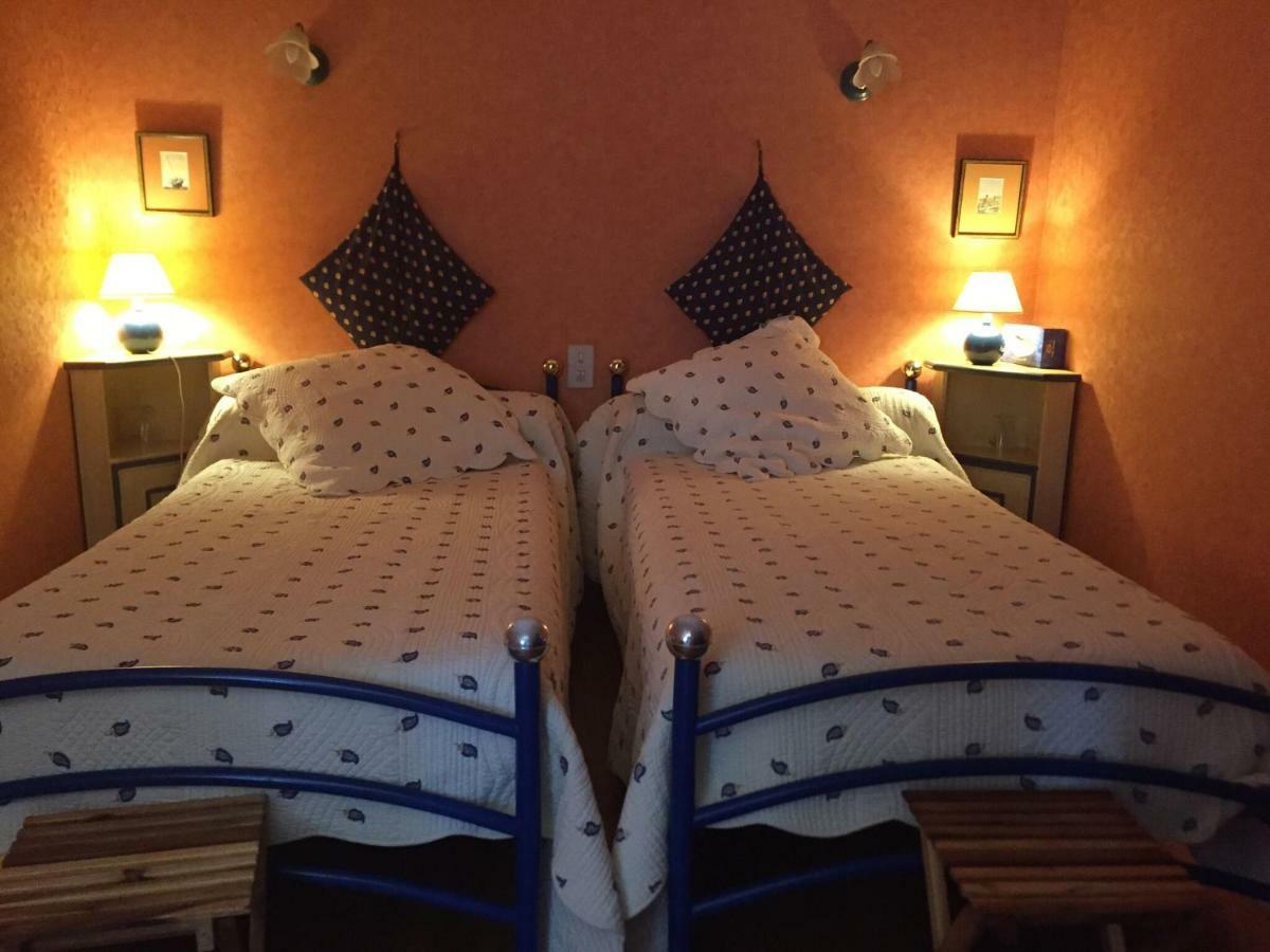 Bed and Breakfast Domaine De Brousson La Tour-sur-Orb Exterior foto