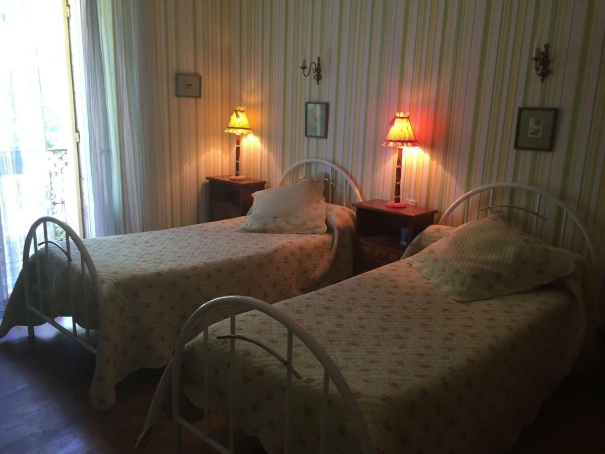 Bed and Breakfast Domaine De Brousson La Tour-sur-Orb Exterior foto