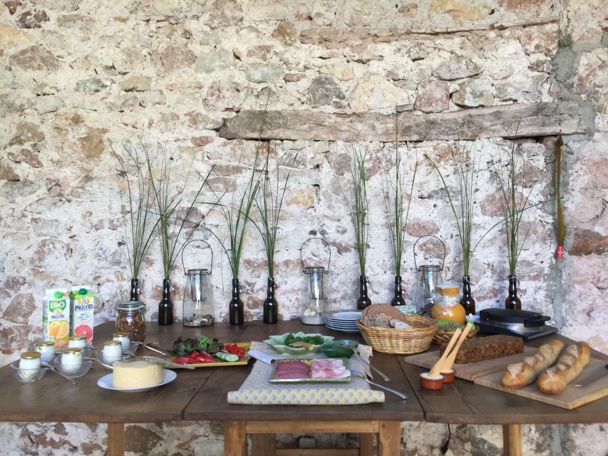 Bed and Breakfast Domaine De Brousson La Tour-sur-Orb Exterior foto