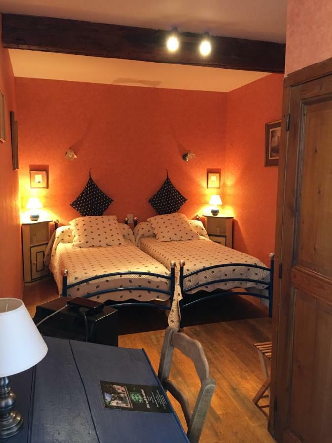 Bed and Breakfast Domaine De Brousson La Tour-sur-Orb Exterior foto